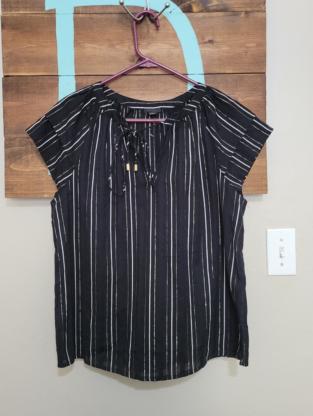 Ann Taylor Black Vertical Metallic Stripe Tie-Neck Quiet Luxury  Blouse Size M